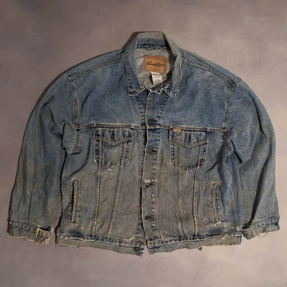 VINTAGE LEVI'S DENIM JACKET - Picture 1 of 3